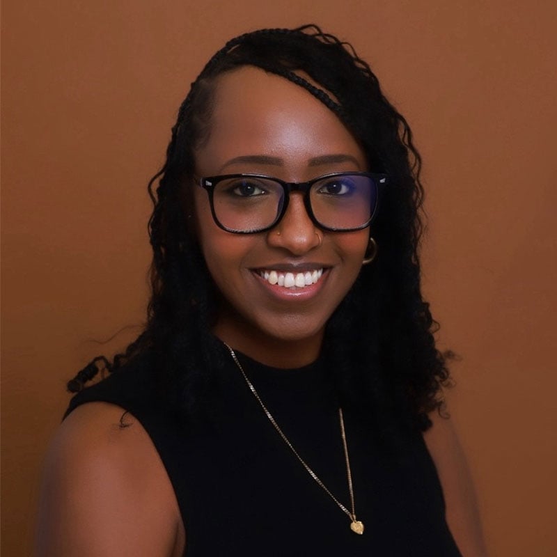  Manar Moore